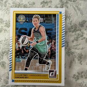 Courtney Vandersloot Chicago Sky Basketball Trading Card